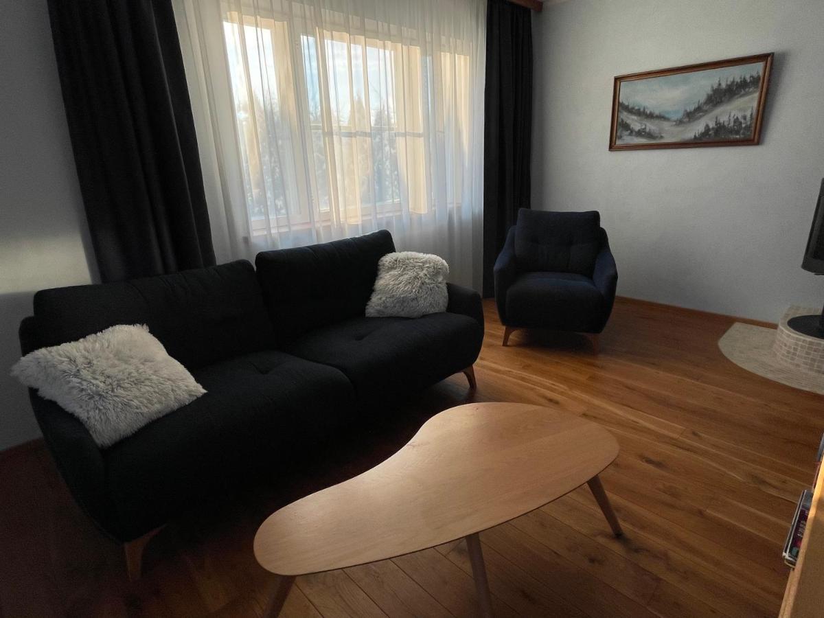 "Winter" Apartment Βιλιάντι Εξωτερικό φωτογραφία