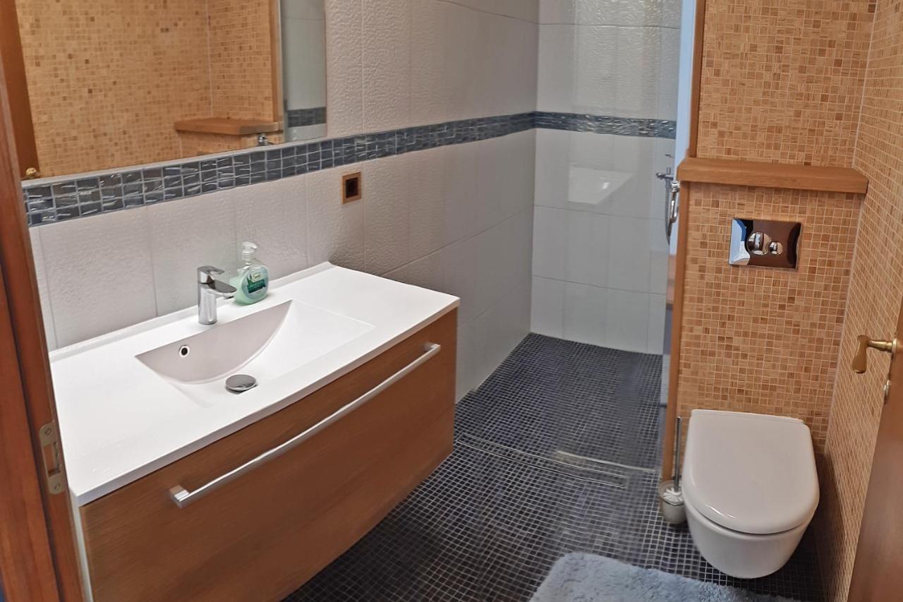 "Winter" Apartment Βιλιάντι Εξωτερικό φωτογραφία